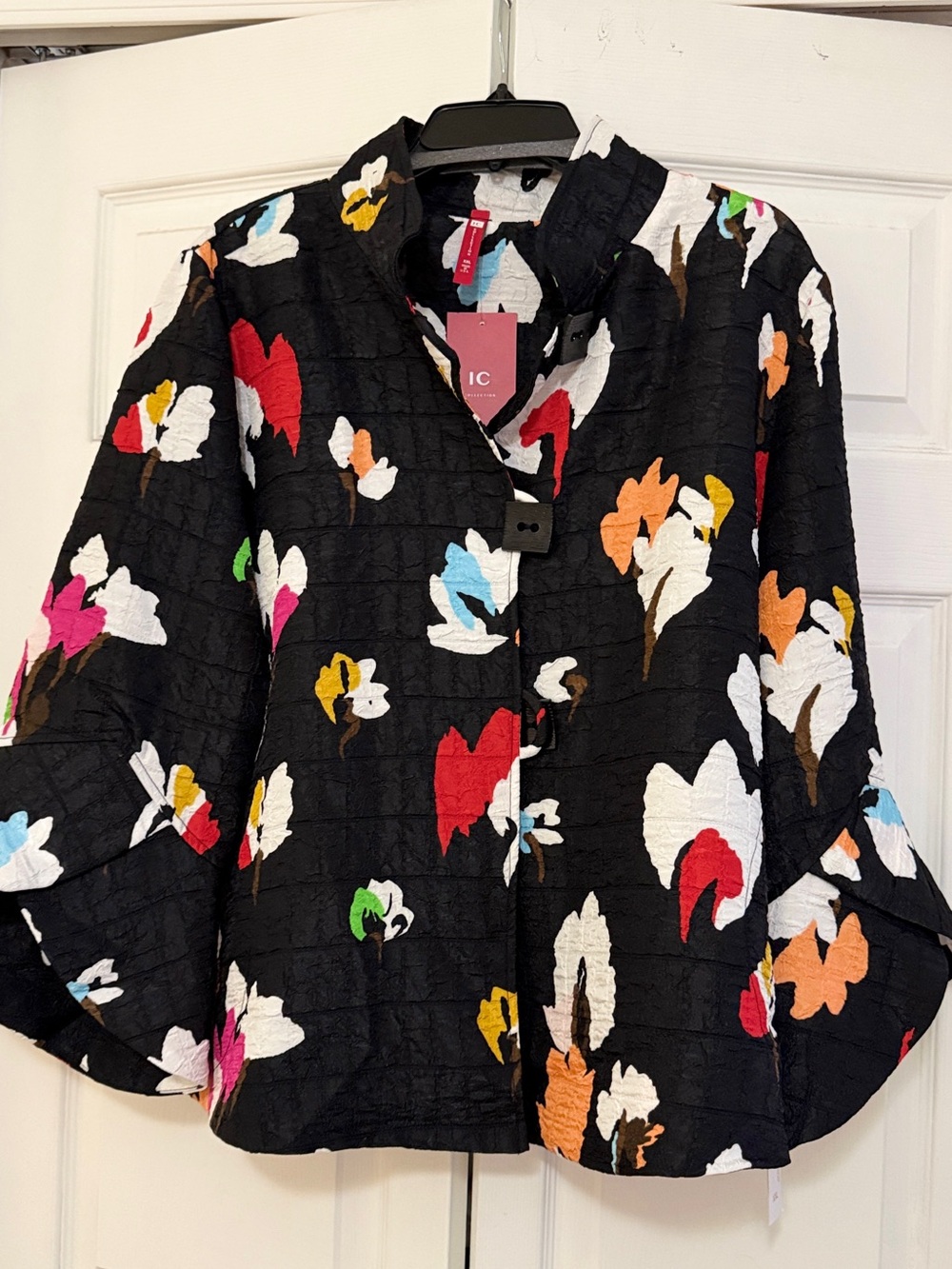 IC Collection Black Floral Print Short Jacket with Toggle Closure